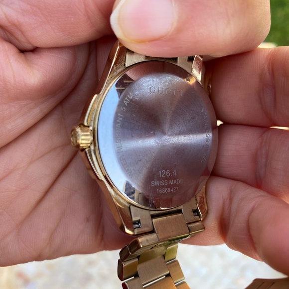 Authentic Gucci 126.4 Stainless Steel Men's Watch (a233) - Picture 12 of 16